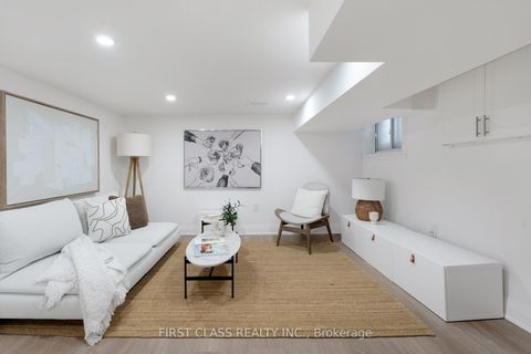 Photo 28 at 38 Bonnie Brae Boulevard, East York, Toronto