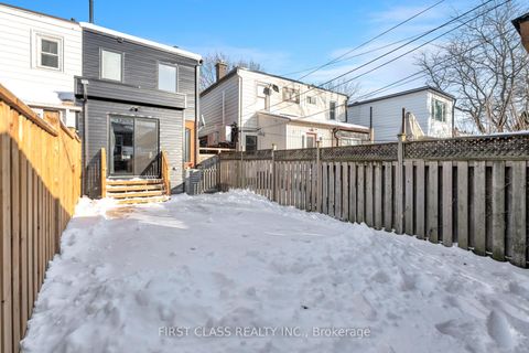 Photo 31 at 38 Bonnie Brae Boulevard, East York, Toronto