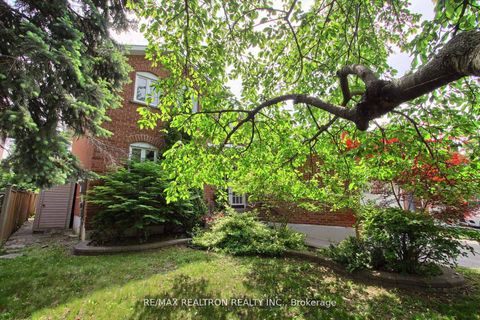 Photo 3 at 19 Crystal Drive N, Mill Pond, Richmond Hill