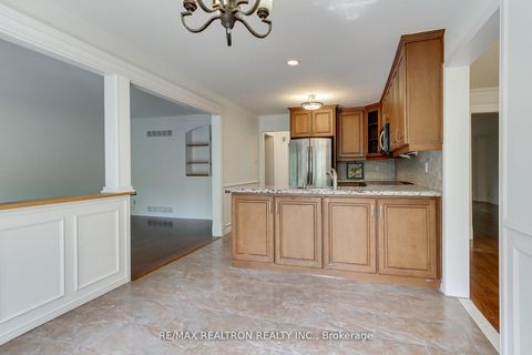 Photo 17 at 19 Crystal Drive N, Mill Pond, Richmond Hill