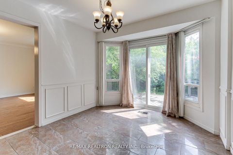 Photo 18 at 19 Crystal Drive N, Mill Pond, Richmond Hill