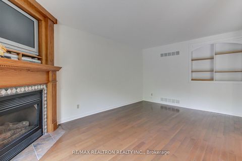 Photo 21 at 19 Crystal Drive N, Mill Pond, Richmond Hill