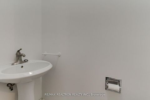 Photo 22 at 19 Crystal Drive N, Mill Pond, Richmond Hill