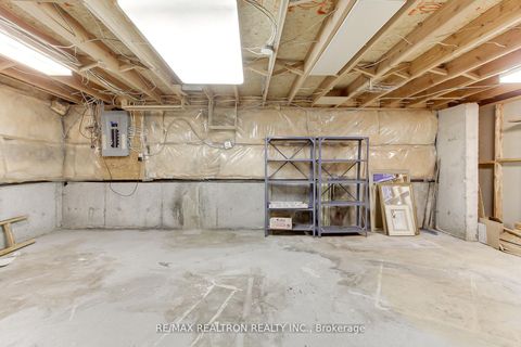 Photo 27 at 19 Crystal Drive N, Mill Pond, Richmond Hill