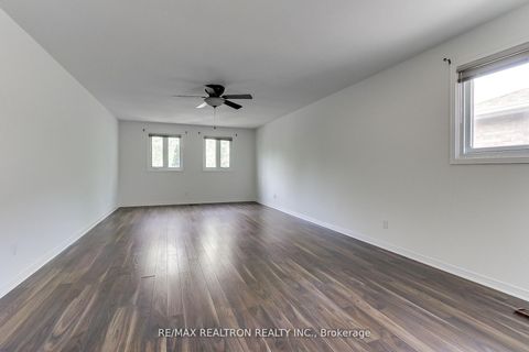 Photo 34 at 19 Crystal Drive N, Mill Pond, Richmond Hill