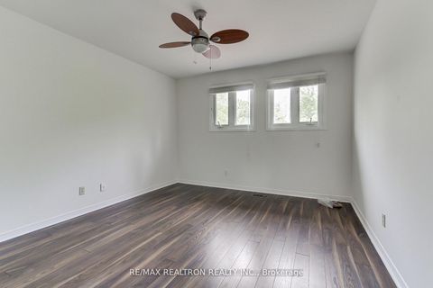 Photo 40 at 19 Crystal Drive N, Mill Pond, Richmond Hill