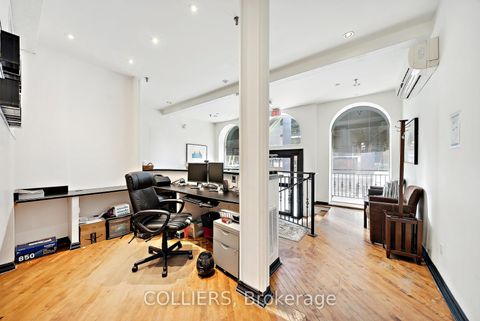 Photo 2 at 340 Richmond Street W, Waterfront Communities C1, Toronto