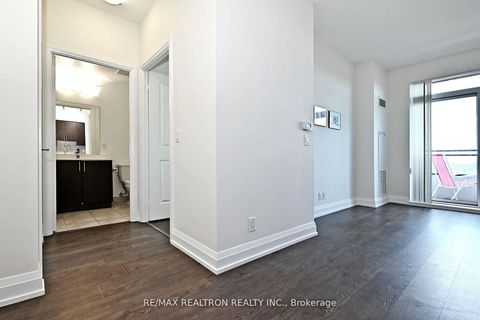 Photo 9 at 1122 - 7900 Bathurst Street, Beverley Glen, Vaughan