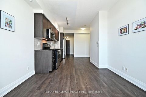 Photo 10 at 1122 - 7900 Bathurst Street, Beverley Glen, Vaughan