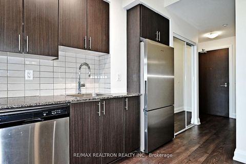 Photo 15 at 1122 - 7900 Bathurst Street, Beverley Glen, Vaughan