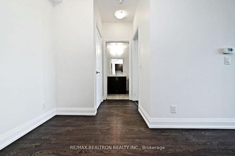 Photo 17 at 1122 - 7900 Bathurst Street, Beverley Glen, Vaughan