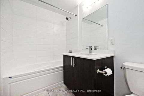 Photo 23 at 1122 - 7900 Bathurst Street, Beverley Glen, Vaughan