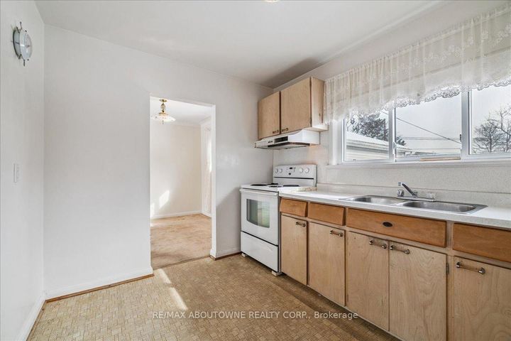 Photo 7 at 1332 Rebecca Street, WO West, Oakville