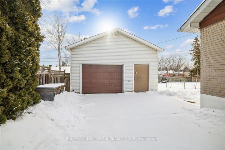 Photo 15 at 1332 Rebecca Street, WO West, Oakville