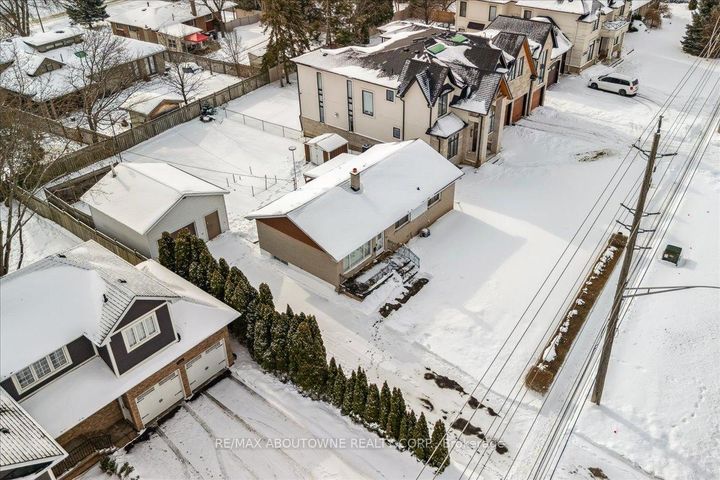 Photo 17 at 1332 Rebecca Street, WO West, Oakville