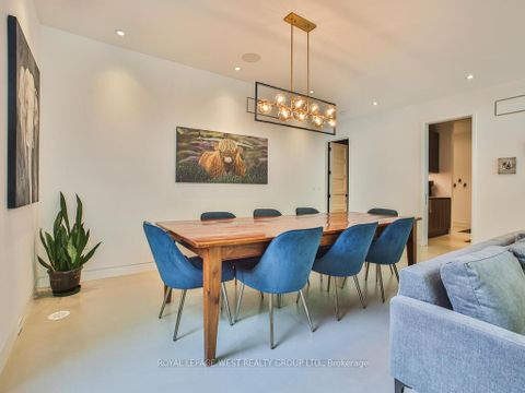 Photo 4 at 4 Old Oak Road, Kingsway South, Toronto