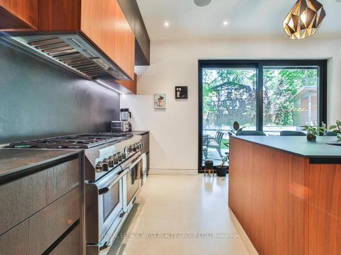 Photo 9 at 4 Old Oak Road, Kingsway South, Toronto