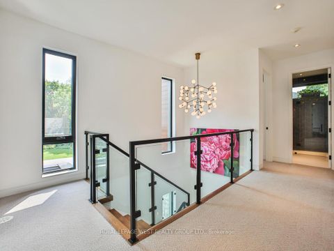 Photo 20 at 4 Old Oak Road, Kingsway South, Toronto