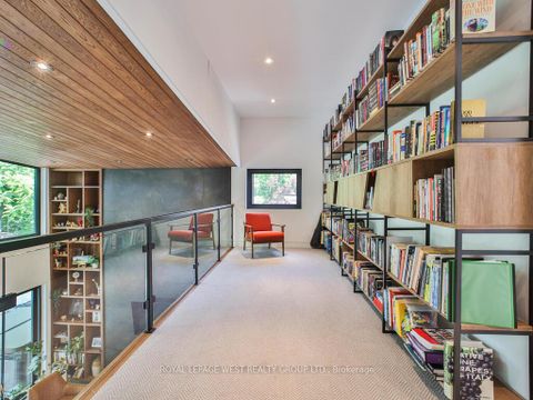 Photo 21 at 4 Old Oak Road, Kingsway South, Toronto