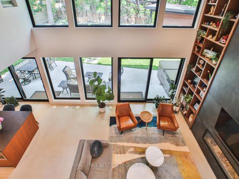 Photo 22 at 4 Old Oak Road, Kingsway South, Toronto