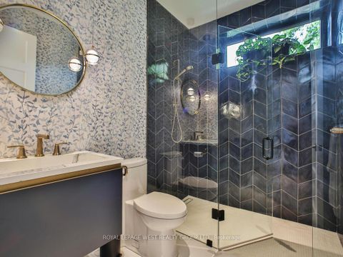 Photo 32 at 4 Old Oak Road, Kingsway South, Toronto