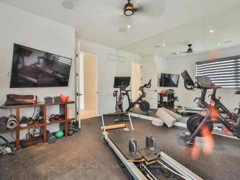 Photo 33 at 4 Old Oak Road, Kingsway South, Toronto