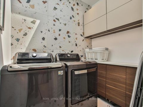 Photo 34 at 4 Old Oak Road, Kingsway South, Toronto