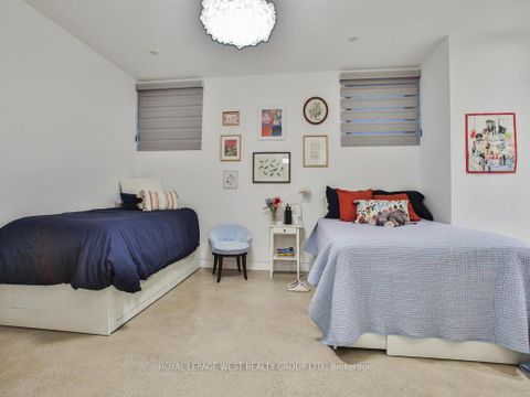 Photo 38 at 4 Old Oak Road, Kingsway South, Toronto