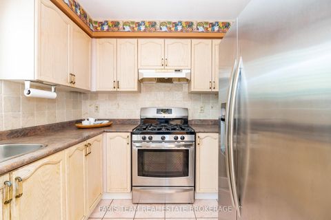 Photo 5 at 230 Mary Anne Drive, Painswick North, Barrie