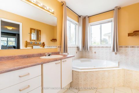 Photo 22 at 230 Mary Anne Drive, Painswick North, Barrie