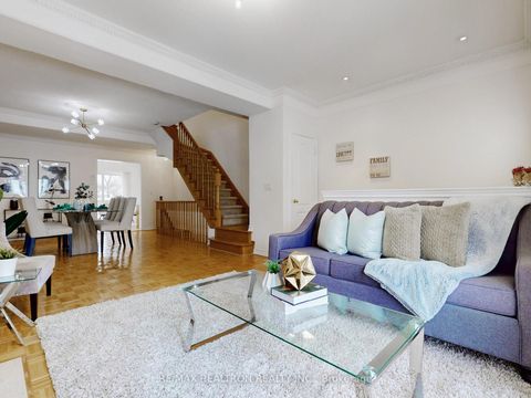 Photo 2 at 12 - 9133 Bayview Avenue, Doncrest, Richmond Hill