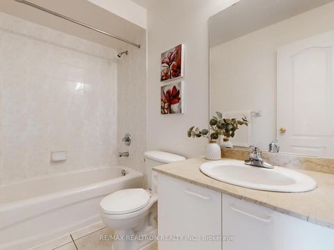 Photo 14 at 12 - 9133 Bayview Avenue, Doncrest, Richmond Hill