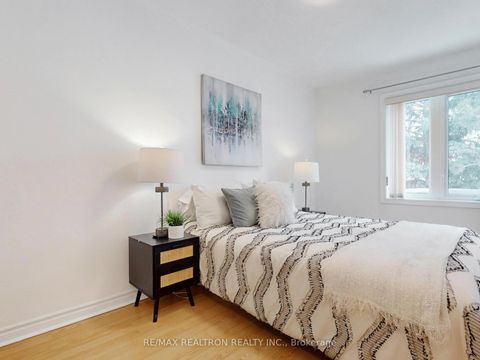 Photo 15 at 12 - 9133 Bayview Avenue, Doncrest, Richmond Hill