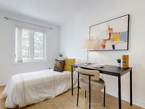 Photo 16 at 12 - 9133 Bayview Avenue, Doncrest, Richmond Hill