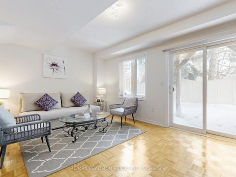 Photo 18 at 12 - 9133 Bayview Avenue, Doncrest, Richmond Hill