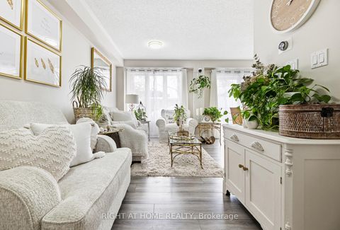 Photo 3 at 37 - 430 Mapleview Drive E, Painswick South, Barrie