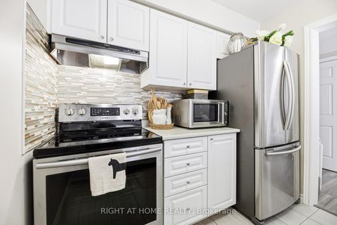 Photo 8 at 37 - 430 Mapleview Drive E, Painswick South, Barrie