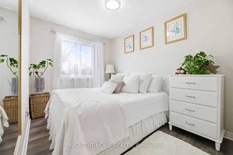 Photo 18 at 37 - 430 Mapleview Drive E, Painswick South, Barrie