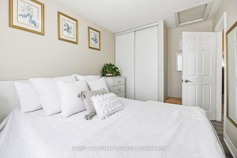Photo 19 at 37 - 430 Mapleview Drive E, Painswick South, Barrie