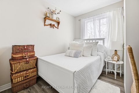 Photo 20 at 37 - 430 Mapleview Drive E, Painswick South, Barrie