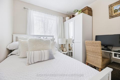 Photo 21 at 37 - 430 Mapleview Drive E, Painswick South, Barrie