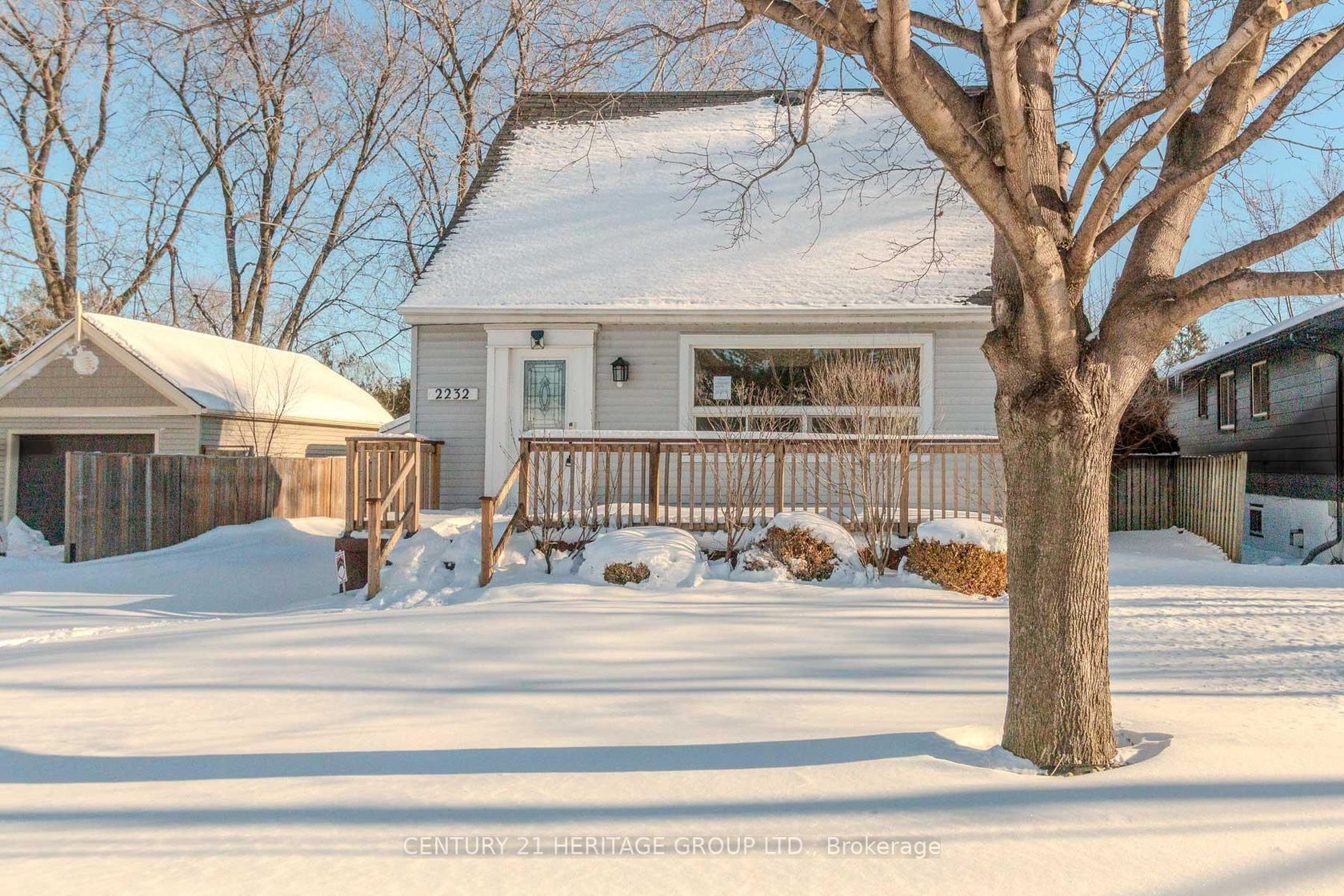 2232 Queensway Drive, Freeman, Burlington 