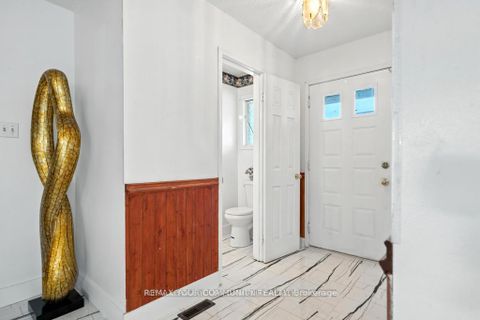 Photo 3 at 104 Garden Drive, Allandale Heights, Barrie