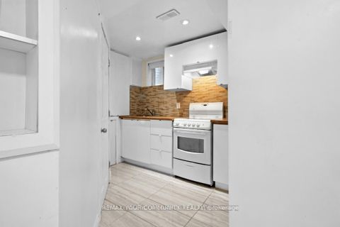 Photo 38 at 104 Garden Drive, Allandale Heights, Barrie