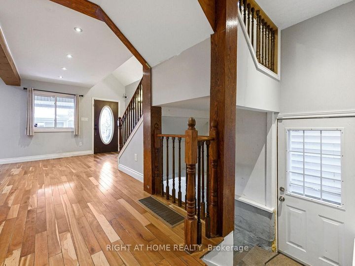 Photo 5 at 180 Rosslyn Avenue N, Crown Point, Hamilton