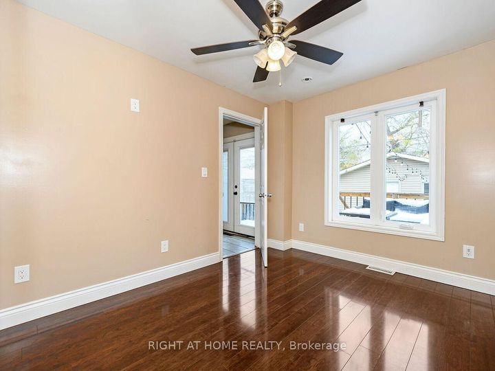 Photo 10 at 180 Rosslyn Avenue N, Crown Point, Hamilton