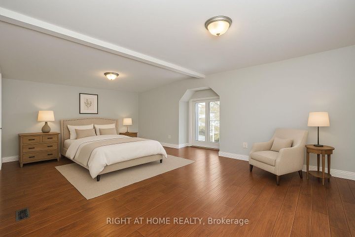 Photo 13 at 180 Rosslyn Avenue N, Crown Point, Hamilton