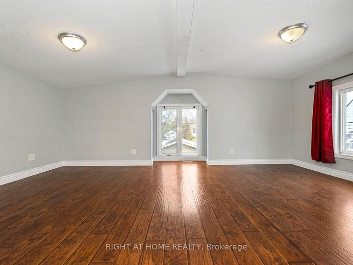 Photo 15 at 180 Rosslyn Avenue N, Crown Point, Hamilton