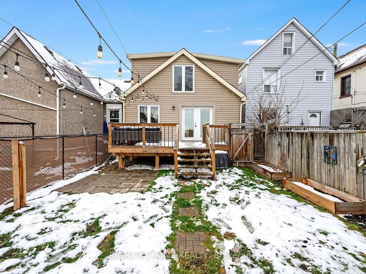 Photo 25 at 180 Rosslyn Avenue N, Crown Point, Hamilton