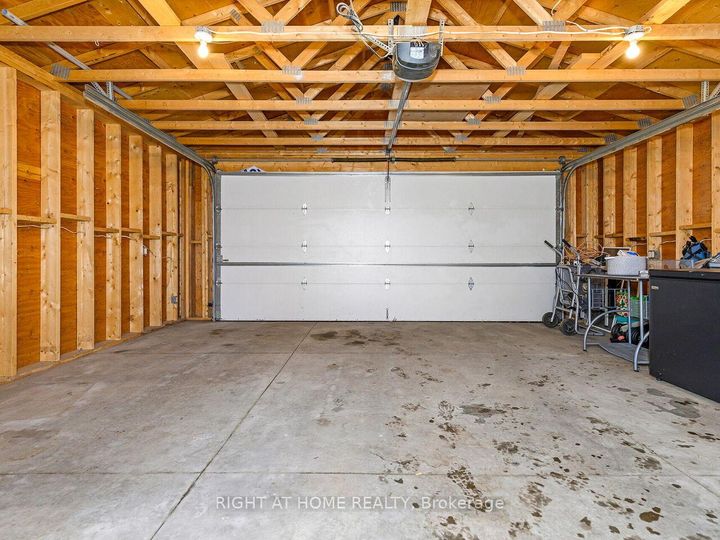 Photo 27 at 180 Rosslyn Avenue N, Crown Point, Hamilton